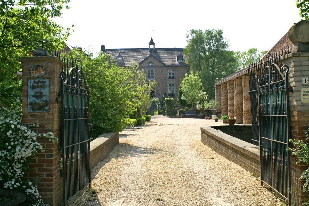Chateau Holtum Hotel Born Buitenkant foto